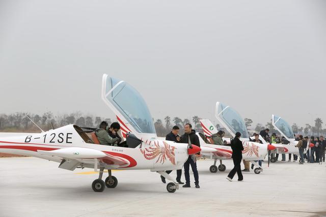 湘西北地区首个低空飞行营地开营,打造低空经济新增长点(图4) 湘西北地区首个低空飞行营地开营,打造低空经济新增长点(图4)